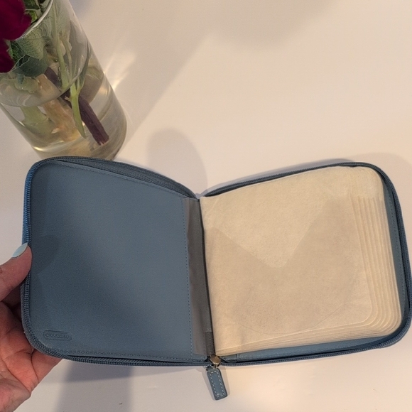 Super Soft Vintage Coach Accessory Light Blue Leather CD Case - Picture 4 of 8